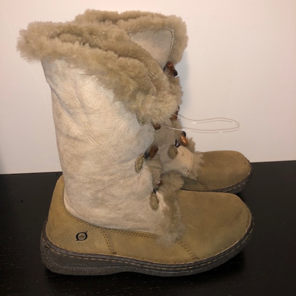 Stunning Born winter snow or ski boots size 7 NWOT